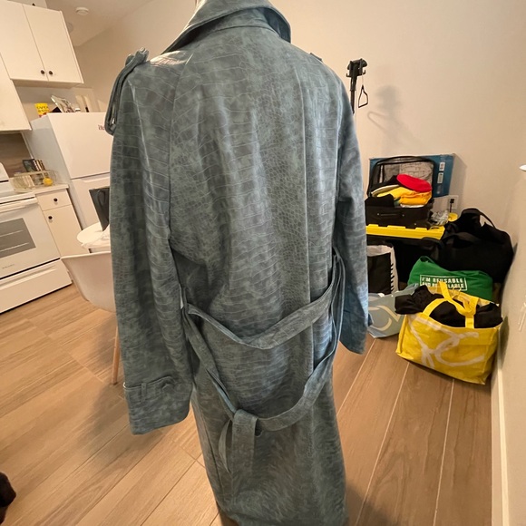 Pretty little things snakeskin trenchcoat - Picture 3 of 3